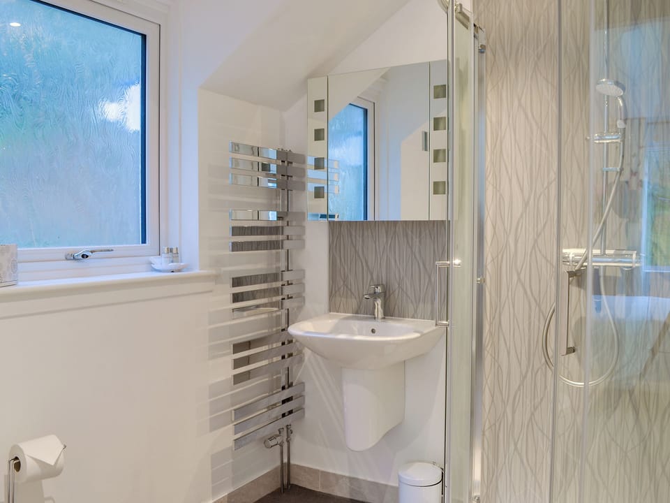 Well presented en-suite shower room | Balnacraig, Craigton, near Inverness