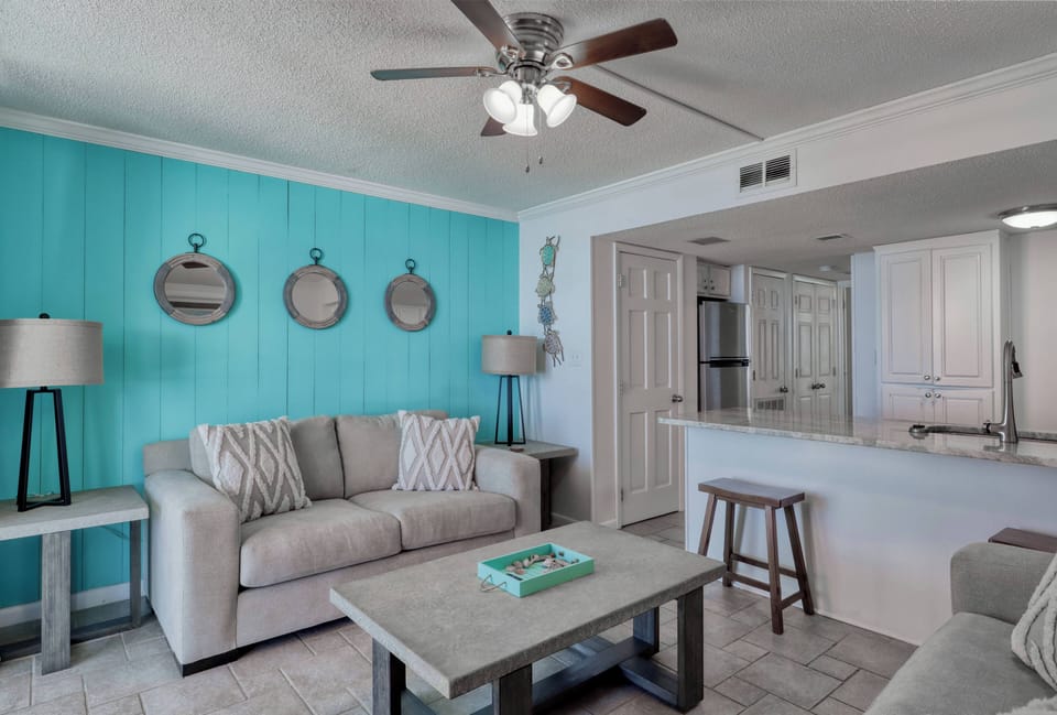 Beautifully renovated. Lagoon Facing Pool, Tennis Courts, Fishing Pier and Boat Launch at Gulf Shores Surf & Racquet, 1 Bedroom 1 Bathroom, Sleeps 4. Managed by Island Rentals