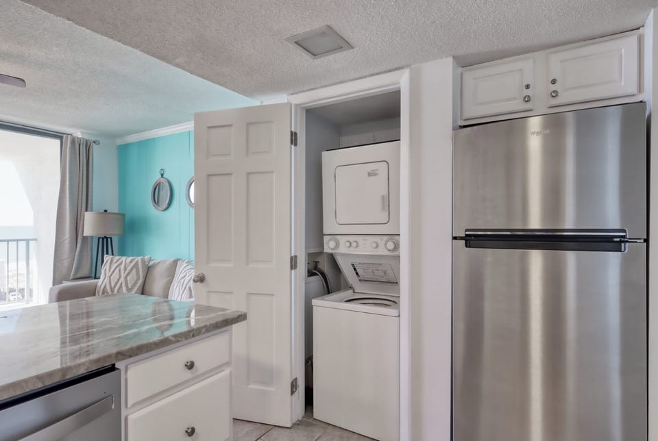 Beautifully renovated. Lagoon Facing Pool, Tennis Courts, Fishing Pier and Boat Launch at Gulf Shores Surf & Racquet, 1 Bedroom 1 Bathroom, Sleeps 4. Managed by Island Rentals