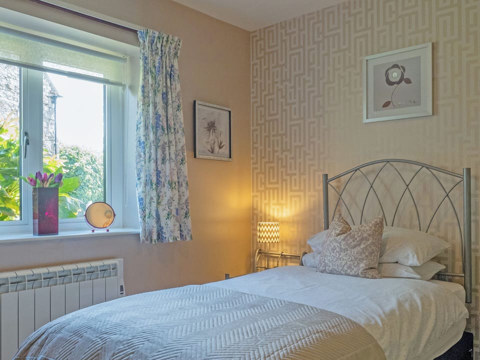 Single bedroom | Riverbank Cottage - Hole House Farm Cottages, Pooley Bridge, nr. Ullswater