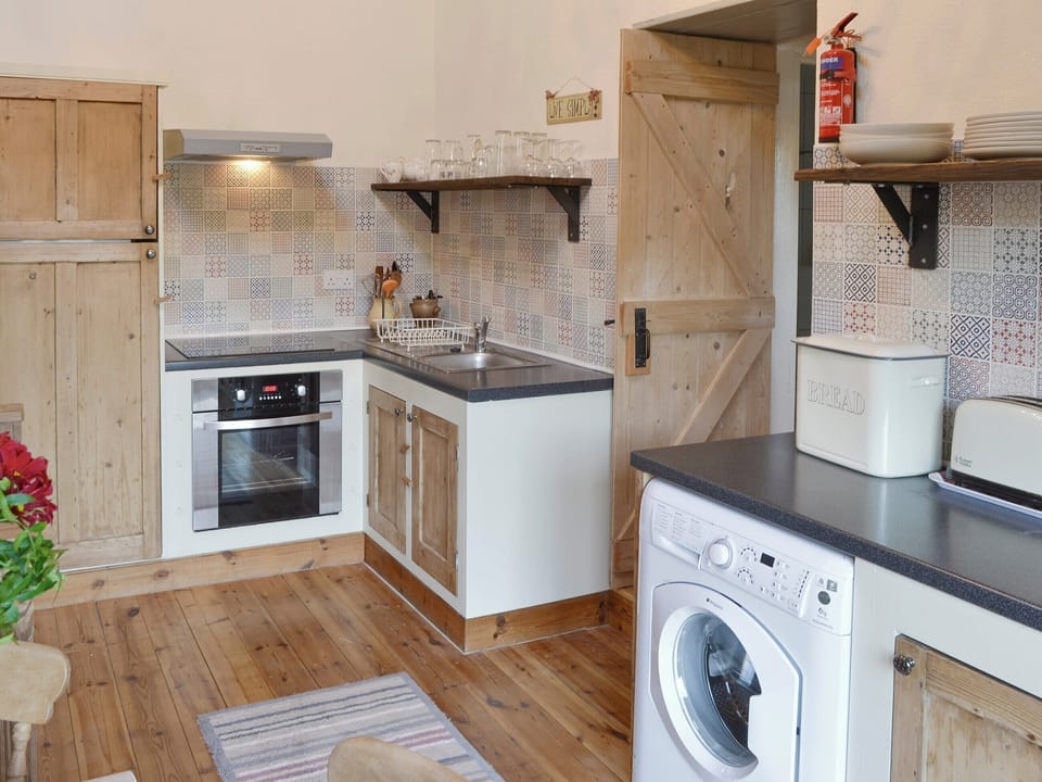 Fully-appointed kitchen | The Old Chapel, Polbrock, Washaway