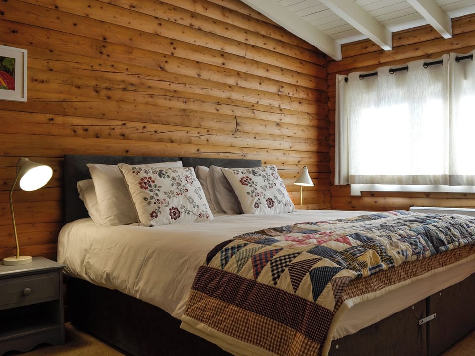 Double bedroom | Glen Hideaway, Kirkmichael, near Pitlochry