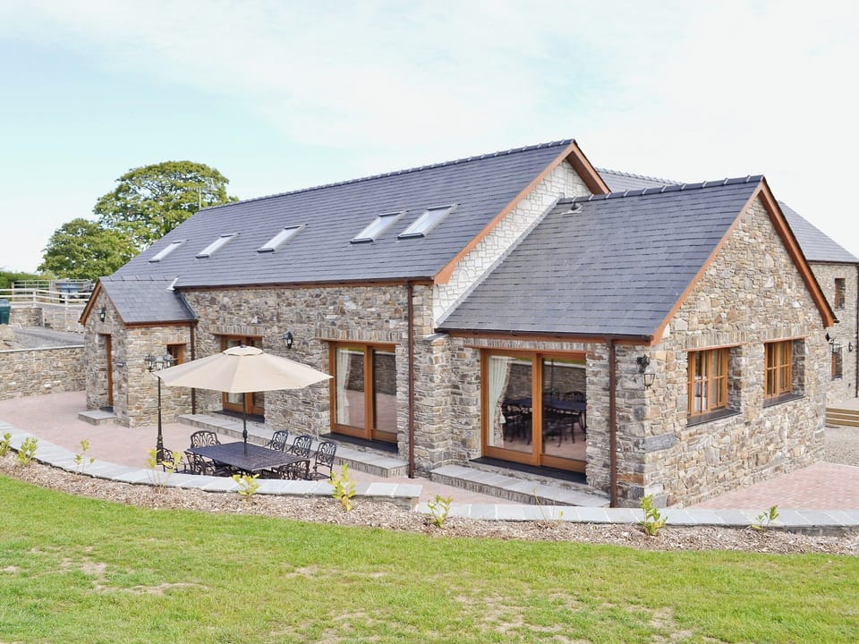 Exterior | Ffynnonmeredydd Cottages - The Stable, Mydroilyn, nr. Aberaeron 