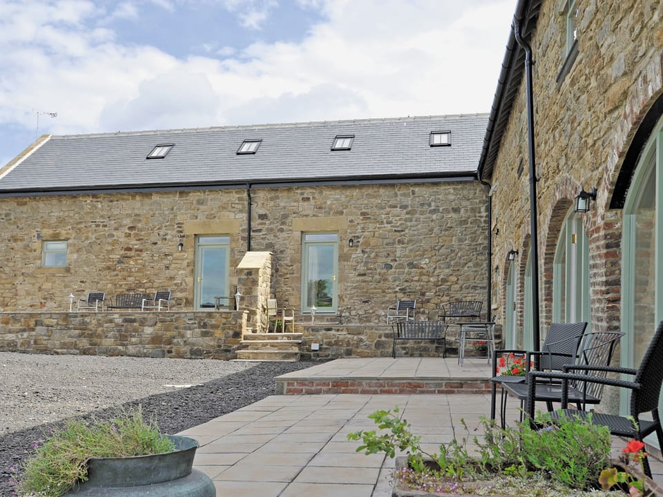 Riding farm complex | Lapwing Cottage, Nr. Beamish