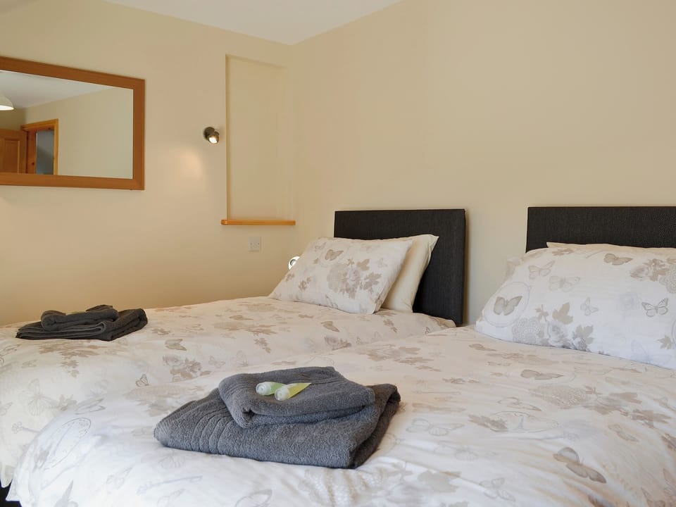 Twin bedroom | Llain Gam, Llaneilian, near Amlwch