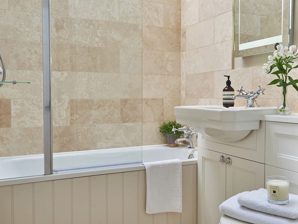 Bathroom | Farndale - Hungate Cottages, Pickering