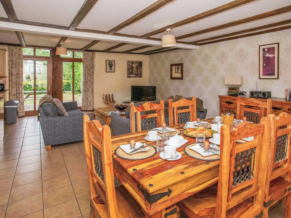 Open plan living space | Bay - Grove Farm Barns, Catfield