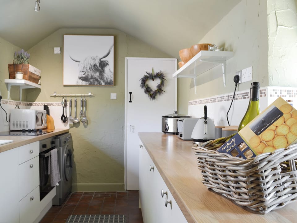 Well-equipped fitted kitchen | Coach House Grasmere - Grange End Cottages, Grasmere