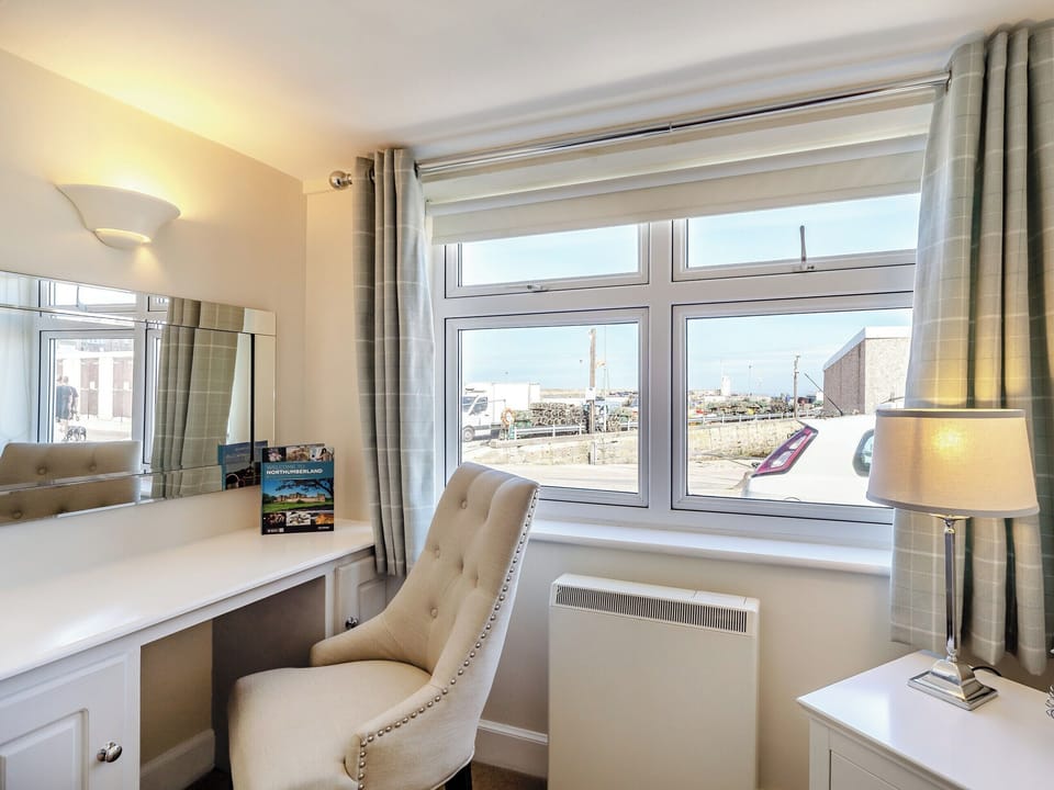Twin bedroom | Quay Cottage, Seahouses, near Alnwick