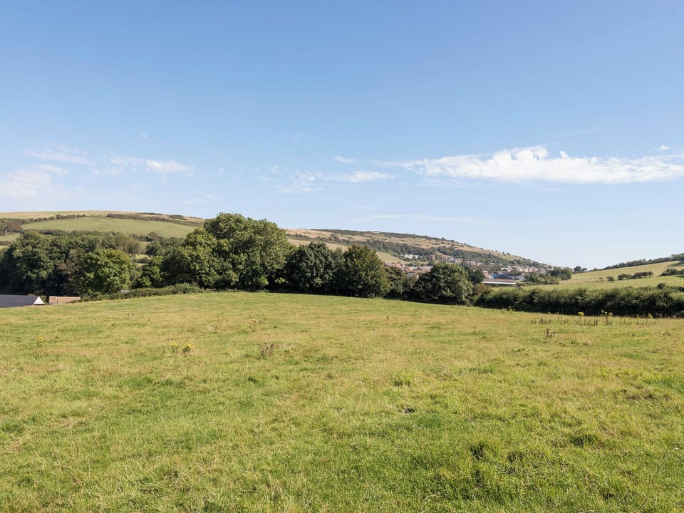 Lovely surrounding countryside | Property 2 - Rew Farm Barns, Ventnor