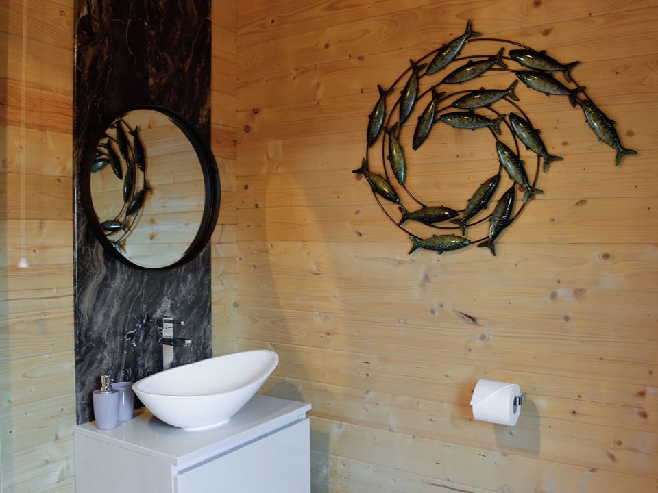 Bathroom | Ty Pren, Dyffryn Ardudwy, near Barmouth