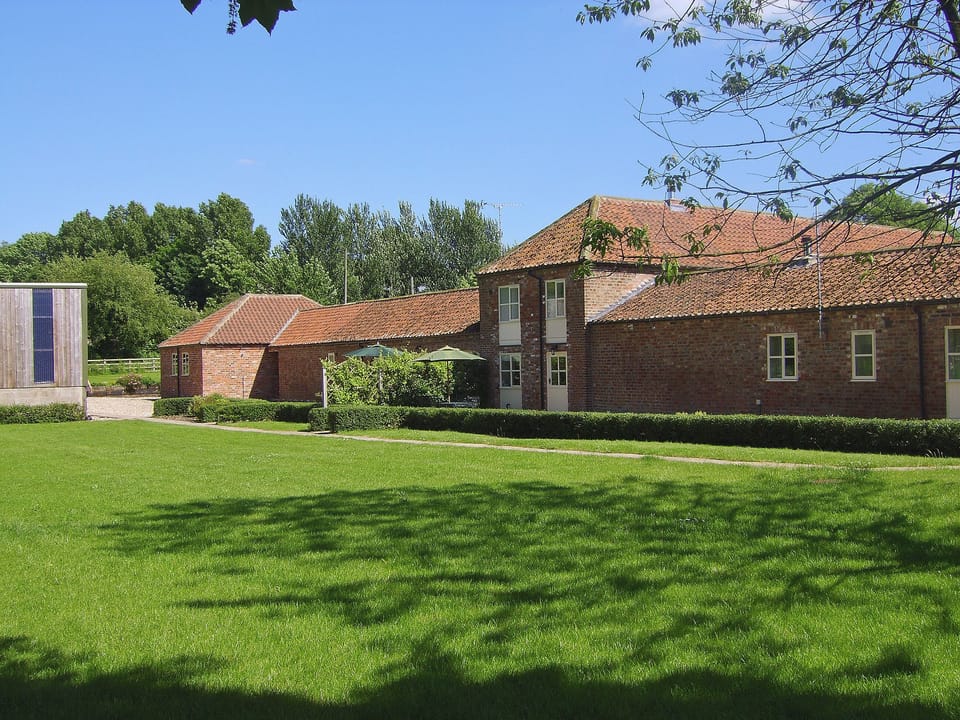 Exterior | Bridge Farm Holiday Cottages - Meadow View, Brigham