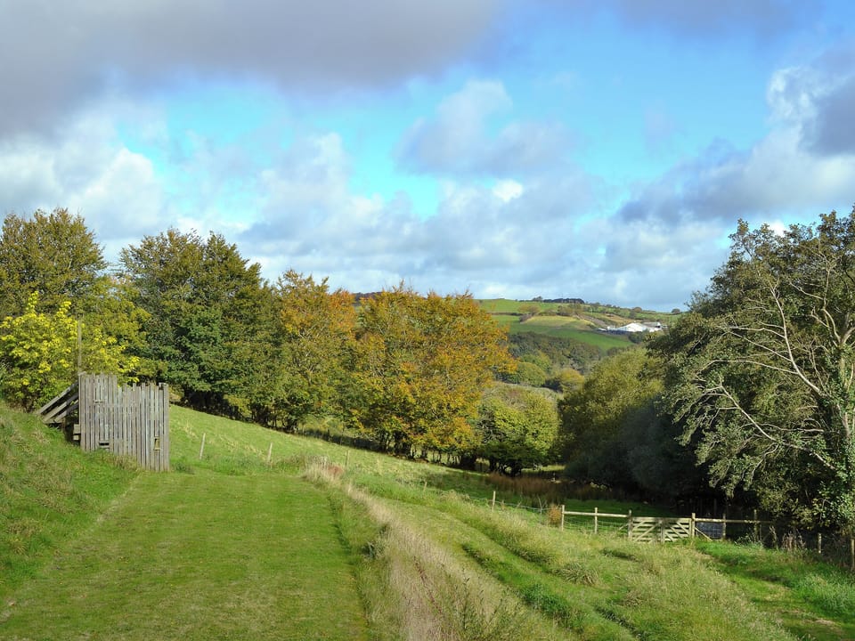 Surrounding area | Dildre - Brynllin Holiday Cottages, Bwlch-Llan, near Aberaeron
