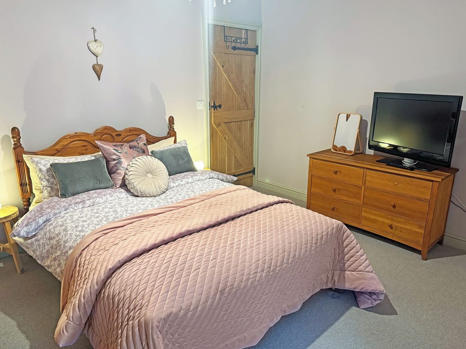 Double bedroom | Tanfield Leith Farm Cottages - John Wesley Cottage, Tantobie, Stanley