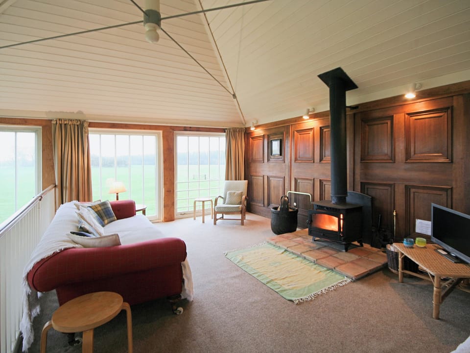 Living room | Deer Park Lookout, Gunton Park, nr. Hanworth