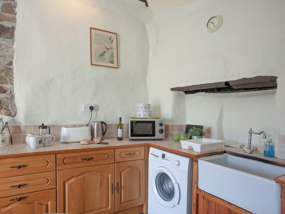 Kitchen | The Annexe - Higher Tresmorn Cottages, Tresmorn, Bude