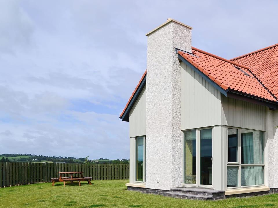 Sitting out area | Paddockhall Cottages- Veleta - Paddockhall Cottages, Linlithgow, near Edinburgh 