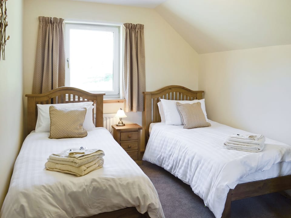 Nice and cosy twin bedroom | March Cottage, Glen Cassley, near Lairg