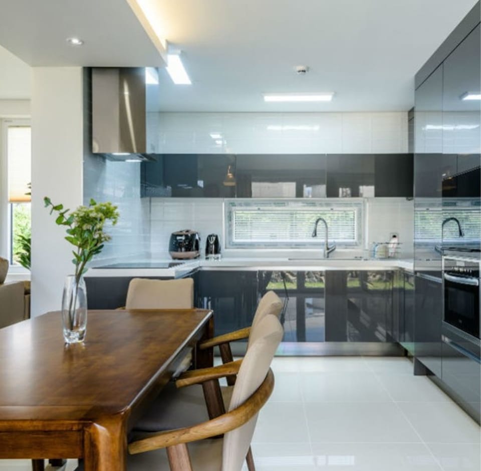 House, 3 Bedrooms | In-room dining