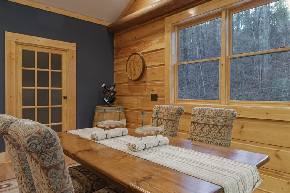 Upper Level Dining Area