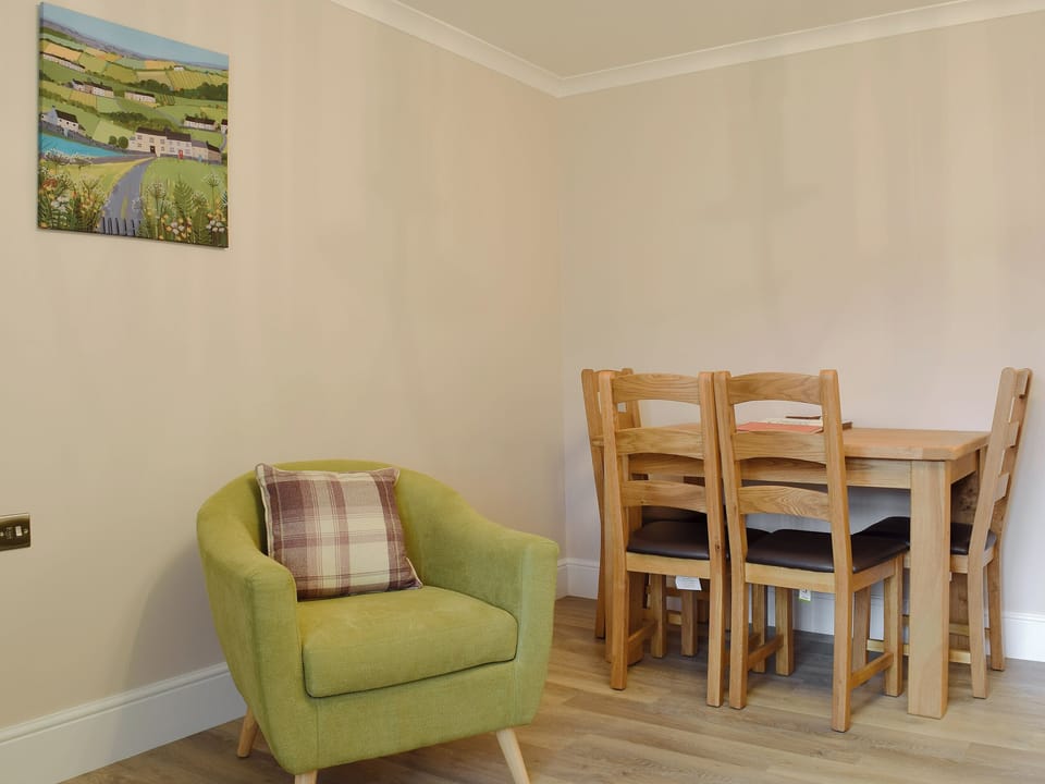 Living room/dining room | James&rsquo; Retreat (Was 12 Elm Court) - Greta Grove Apartments, Keswick