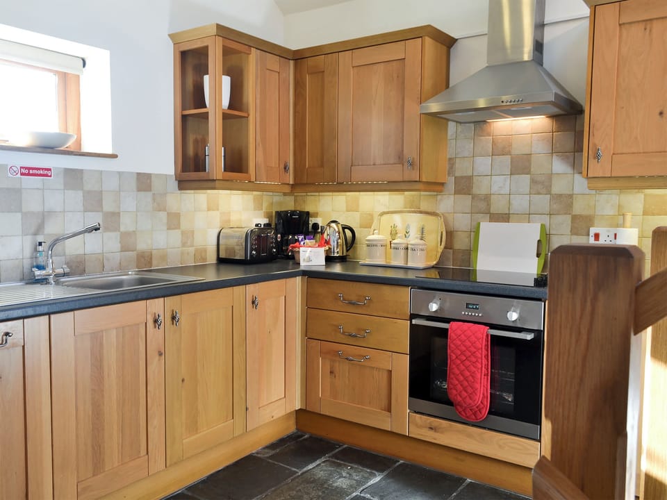 Kitchen area | Saundrys Barn, Port Isaac
