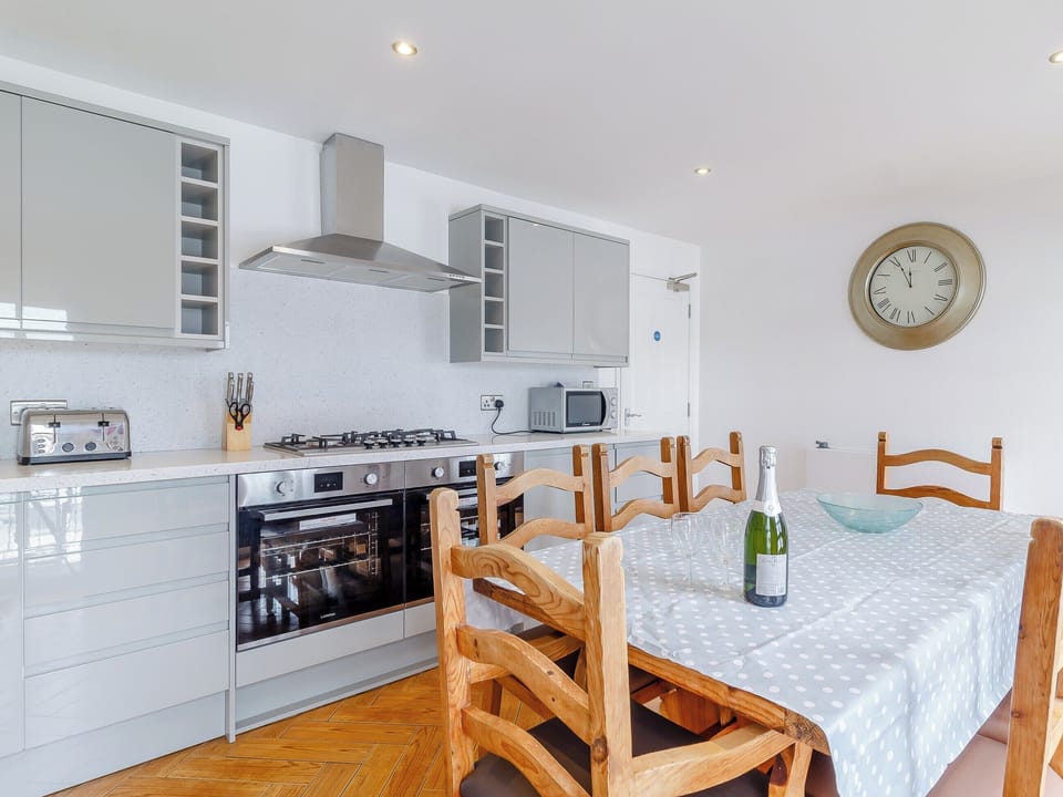 Kitchen/diner | Top Sail - The Sail Loft, Wroxham