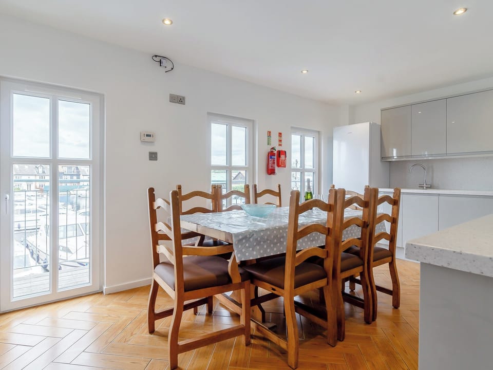 Kitchen/diner | Top Sail - The Sail Loft, Wroxham