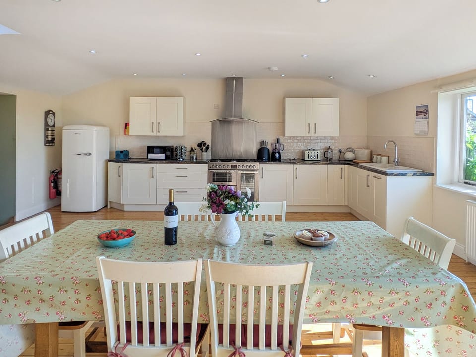 Open plan living/dining room/kitchen | Wissett Place Cottages - Dove Cottage, Halesworth