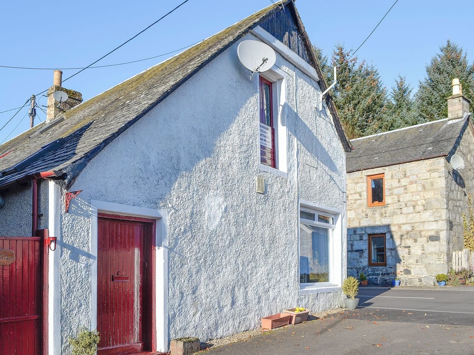 Lovely Highland cottage close to the Cairngorms | MacDonald Cottage - Kirkmichael Village Cottages, Kirkmichael, near Pitlochry