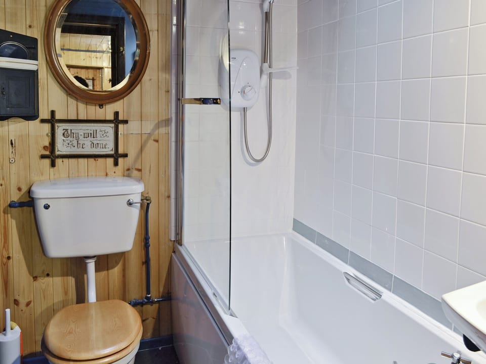 Bathroom | Crovie, Crovie, Gardenstown