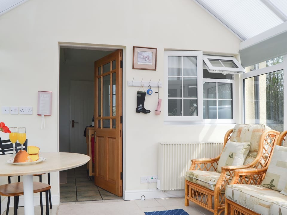 Sun room | Mavis Cottage - Hergest Ridge View, Kingswood, near Kington