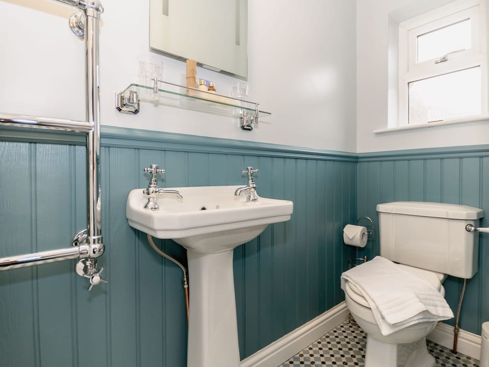 En-suite | Frankland House, Whitby