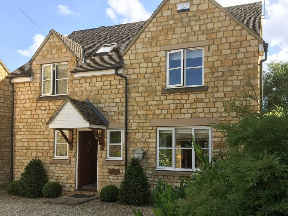 Beautiful Gloucestershire holiday home | Russet Cottage, Moreton-in-Marsh