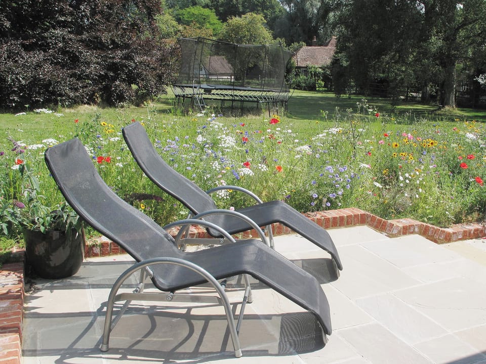 Sitting-out-area | Fig Cottage, East Brabourne, nr. Ashford