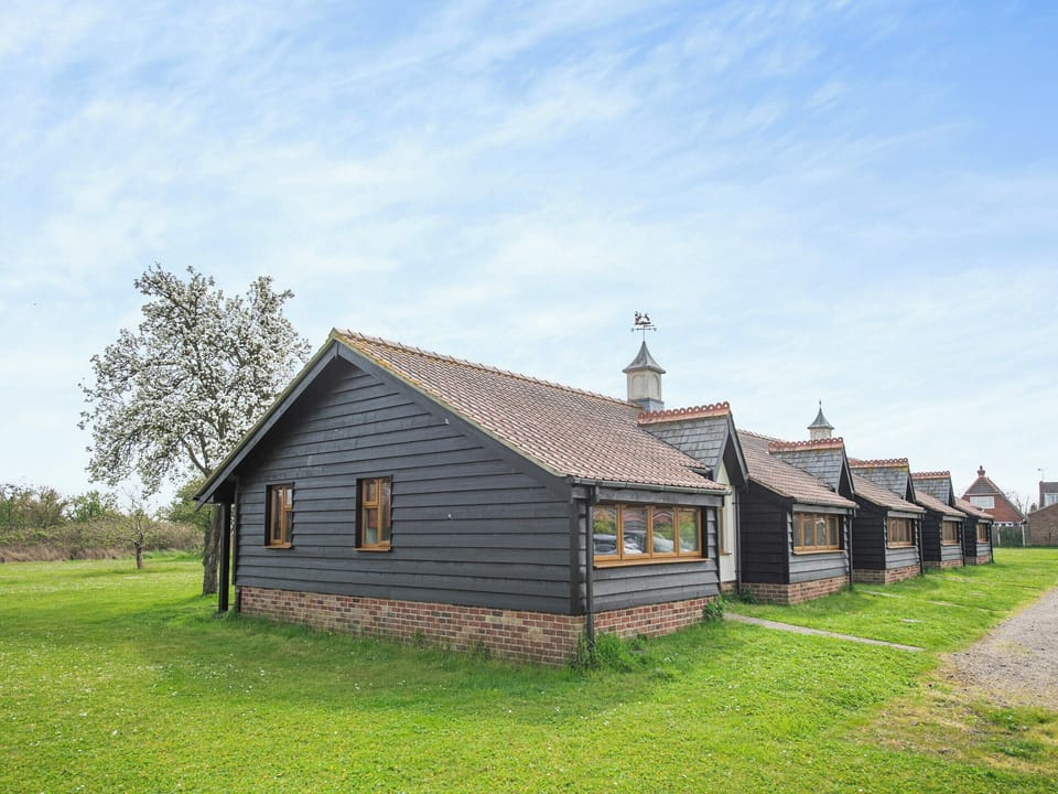 Exterior | Meadow View Cottage - Linley Farm Cottages, St Osyth