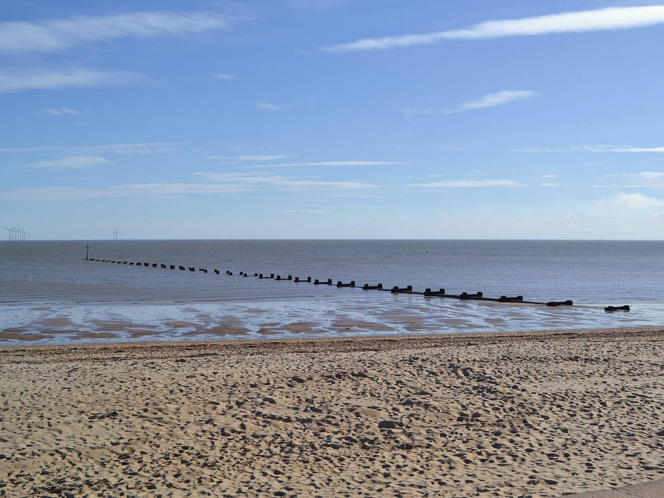 Double bedroom| Linley Farm Cottages - Meadow View Cottage, St Osyth