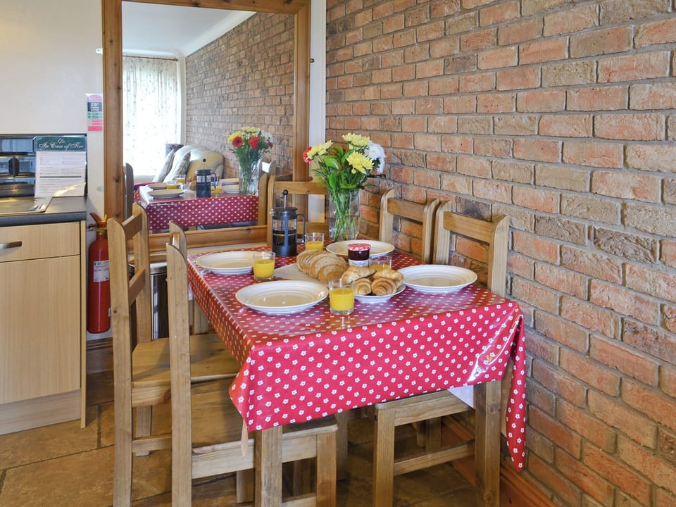 Dining area | Hoggard Cottage - Filey Holiday Cottages, Filey