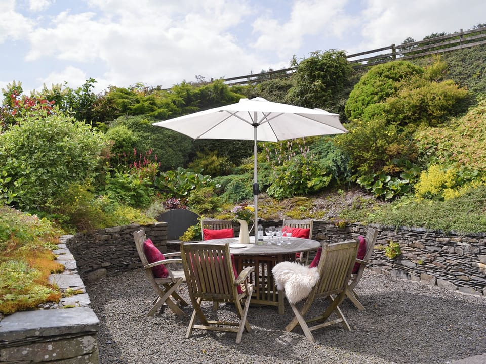 Sitting-out-area | Tyn Y Ffordd, Llanymawddwy near Dolgellau