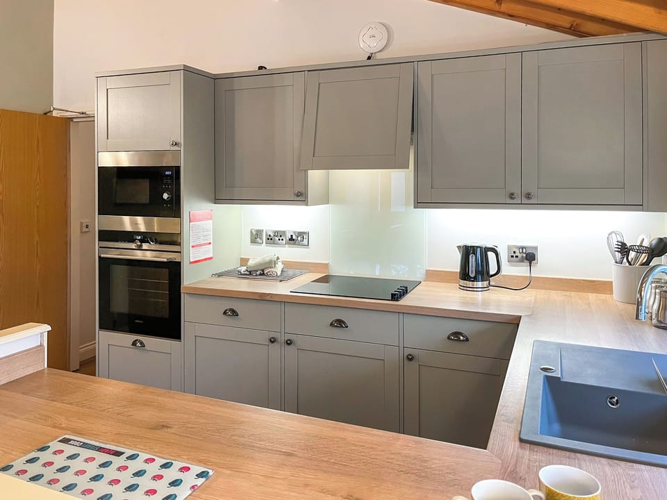 Double bedroom | Newbiggin Gardens - Magpie Cottage, Filey