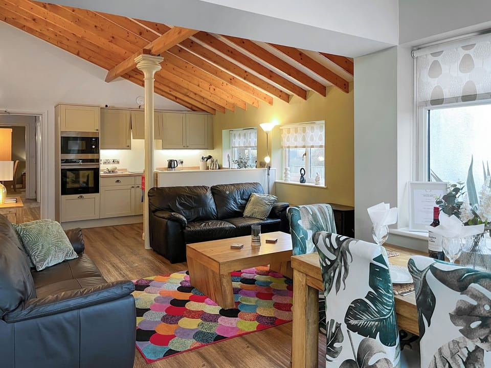 Open plan living space | Magpie Cottage - Newbiggin Gardens, Filey