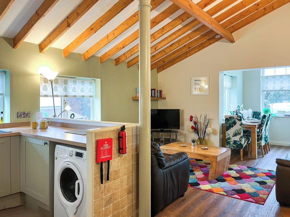 Twin bedroom | Newbiggin Gardens - Magpie Cottage, Filey
