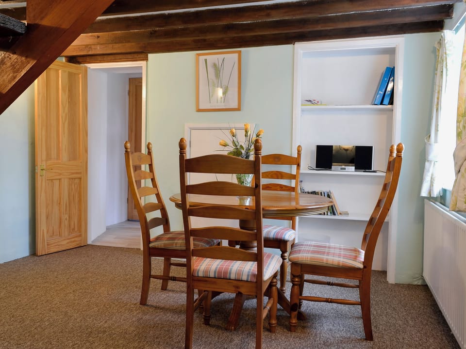 Open plan living/dining room/kitchen | Commonwealth Cottage, Iron Acton, nr. Bristol