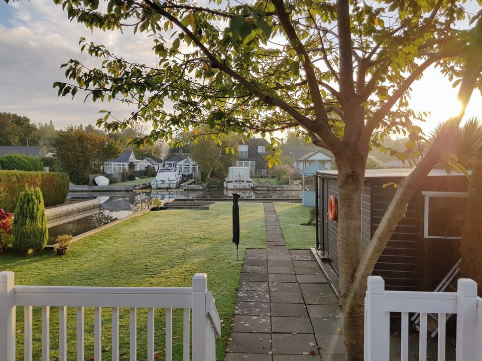 Delightful garden with access to the river | The Willows, Hoveton, near Wroxham