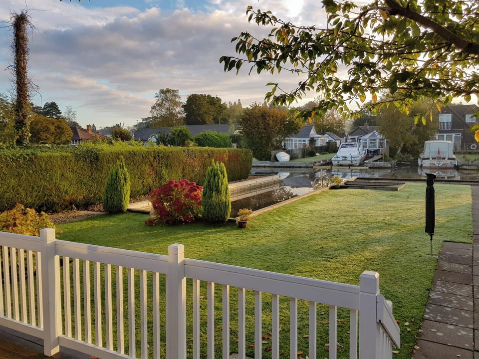 Pretty garden area | The Willows, Hoveton, near Wroxham