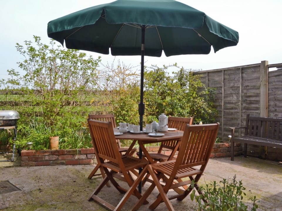 Sitting our area | Honeysuckle Cottage, Minsterley, near Shrewsbury