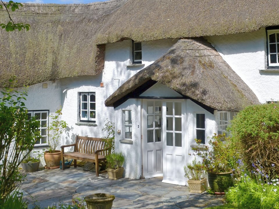 Charming Grade II listed holiday property | The Thatch Cottage, South Petherwin, near Launceston