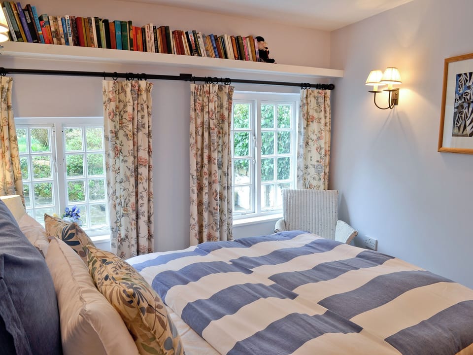 Double bedroom | The Thatch Cottage, South Petherwin, nr. Launceston
