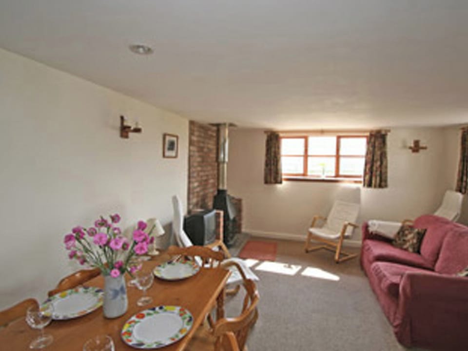 Barrowmead Cottage sitting/dining room | Barrowmead Cottage, Winscombe