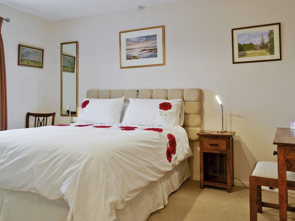 Spacious double bedroom | Trentham Cottage, Snettisham, near Hunstanton